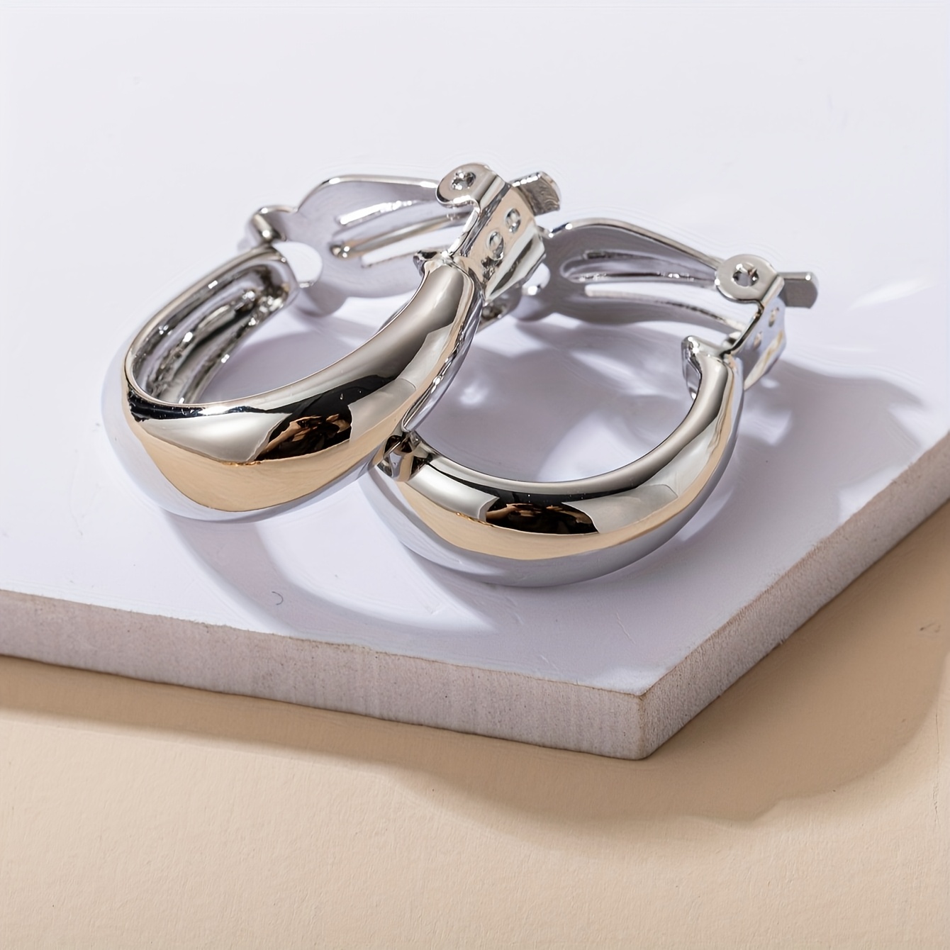 Unisex Magnetic Hoop Earrings - No Piercing Required